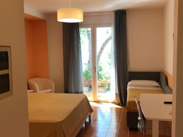 Hotel Villa Pina Antico Francischiello - Camera Superior Matrimoniale/Doppia con Letti Singoli con Vista Mare - 10