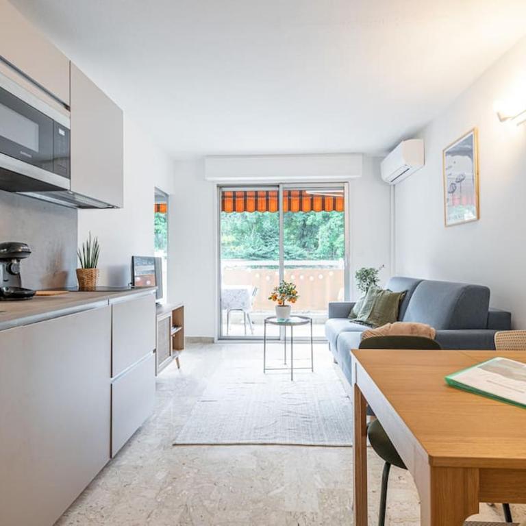 Appartement 2P rénové avec terrasse au Port de Nice - Apartamento de 1 dormitorio - 1