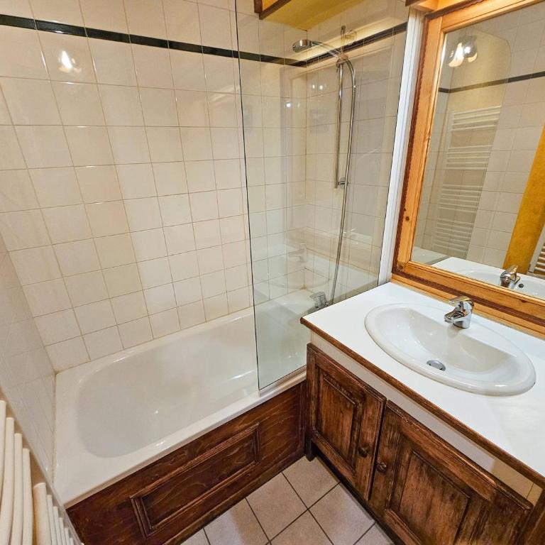 Appartement confort pour 4 pers, proche des pistes, cuisine équipée - FR-1-452-245 - Appartement (4 Adultes) - 11