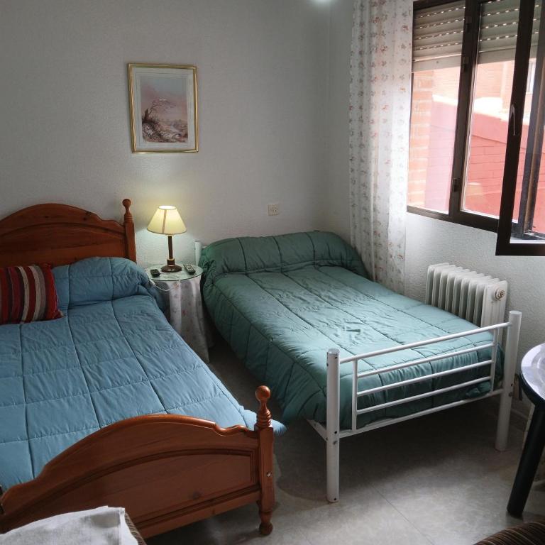 Habitación Privada Doble Toledo - Habitación Estándar con baño compartido - 2 camas - 21