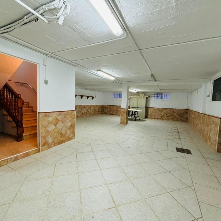 Chalet con piscina privada en primera línea de playa - Villa - 28