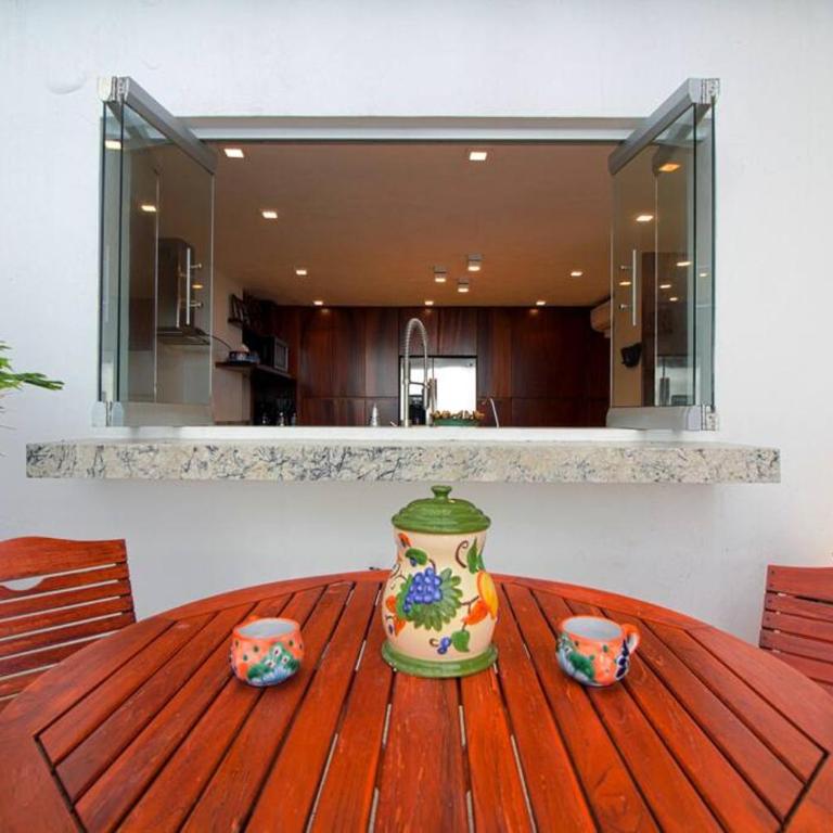 Two-Story Beachfront Oasis - Three-Bedroom Apartment - 8