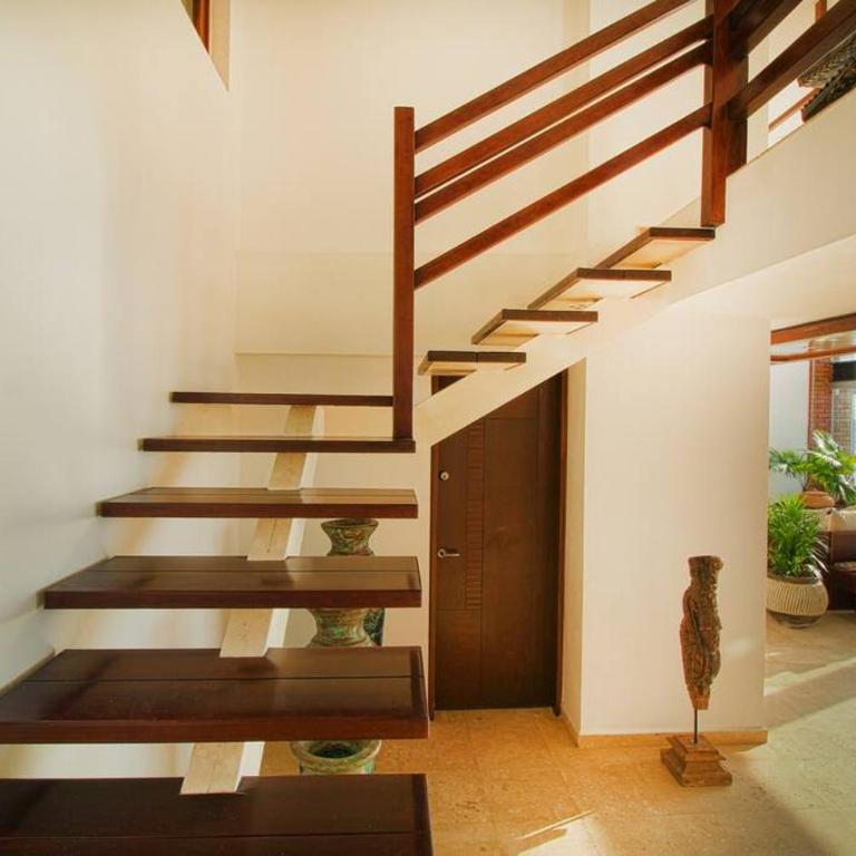 Two-Story Beachfront Oasis - Three-Bedroom Apartment - 20