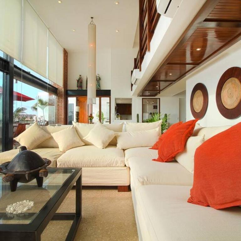 Two-Story Beachfront Oasis - Three-Bedroom Apartment - 21