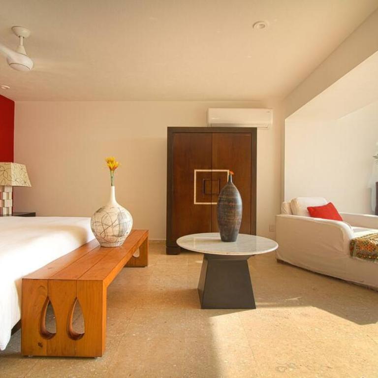 Two-Story Beachfront Oasis - Three-Bedroom Apartment - 24