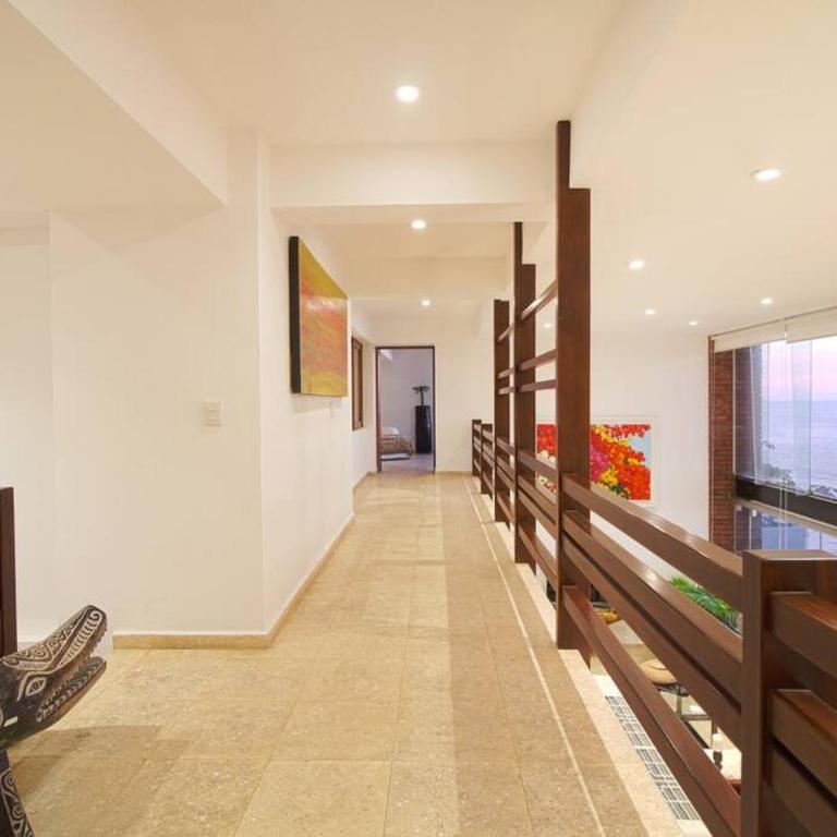 Two-Story Beachfront Oasis - Three-Bedroom Apartment - 34