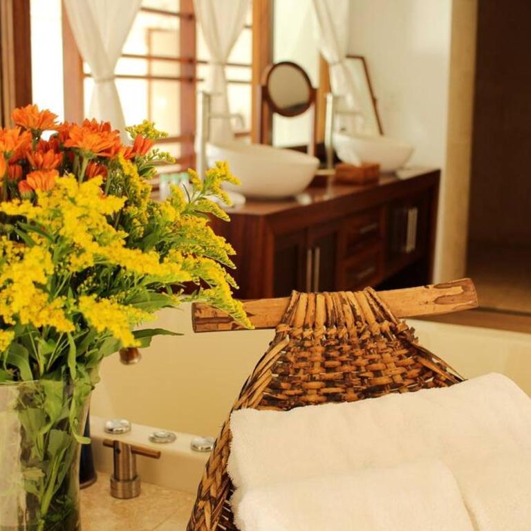 Two-Story Beachfront Oasis - Three-Bedroom Apartment - 36