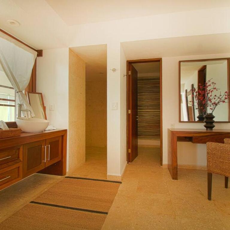 Two-Story Beachfront Oasis - Three-Bedroom Apartment - 39