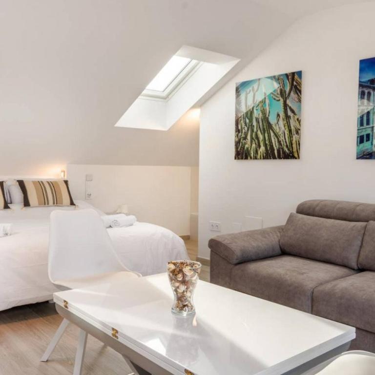 Duplex 2BD 2BTH terrace-Malaga City Center - Apartamento - 13