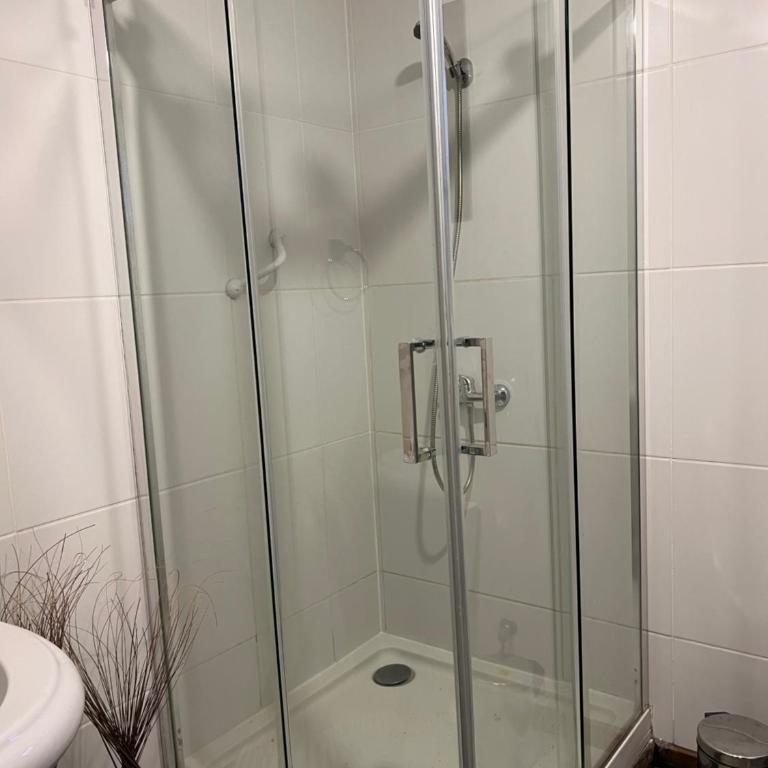 Hostal Amerindia - Habitación Cuádruple con baño privado - 13