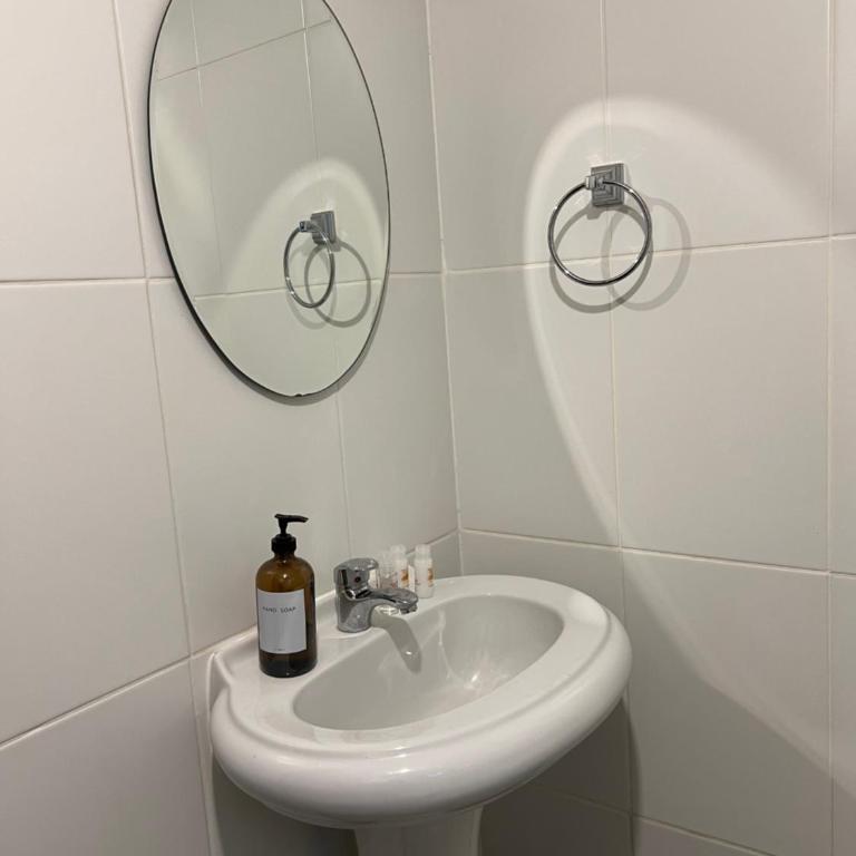 Hostal Amerindia - Habitación Cuádruple con baño privado - 16