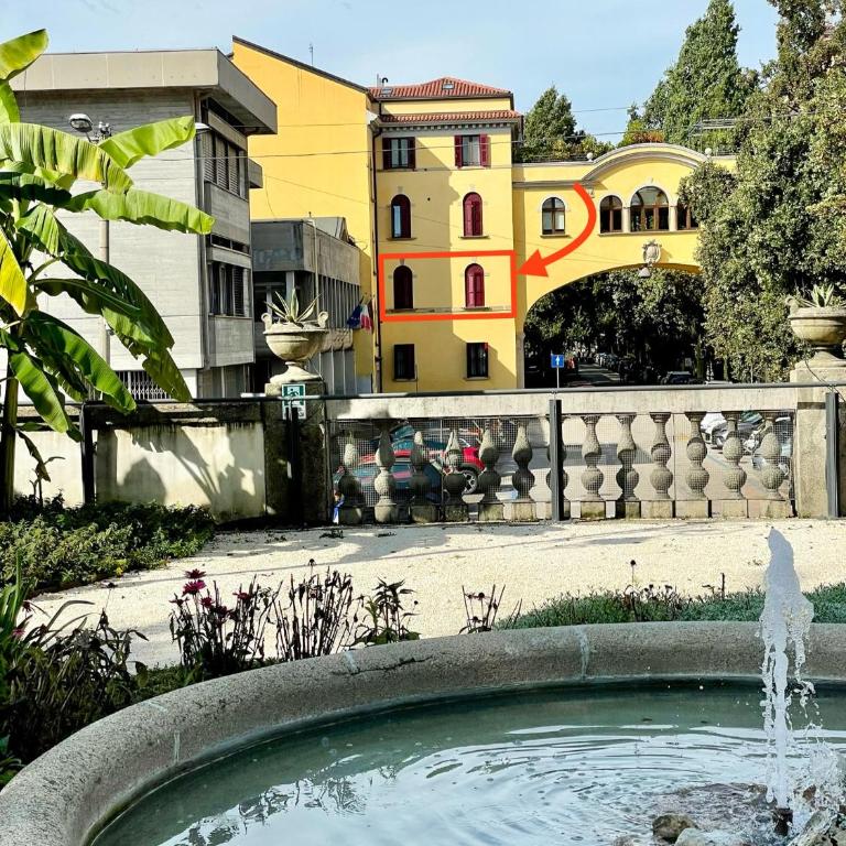-Piazza Mazzini- 120 mq - 2 camere - 2 bagni e Garage - Appartamento con 2 Camere da Letto - 33