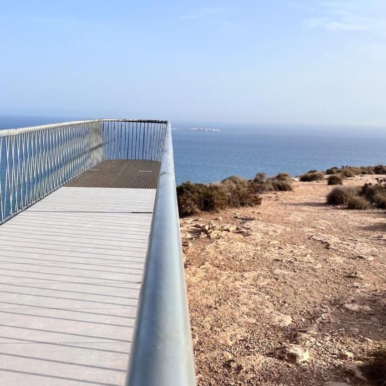 Turquesa del Mar - Charming Ground-Floor Spanish Apartment with Large Sunny Terrace - Apartamento de 2 dormitorios - 52