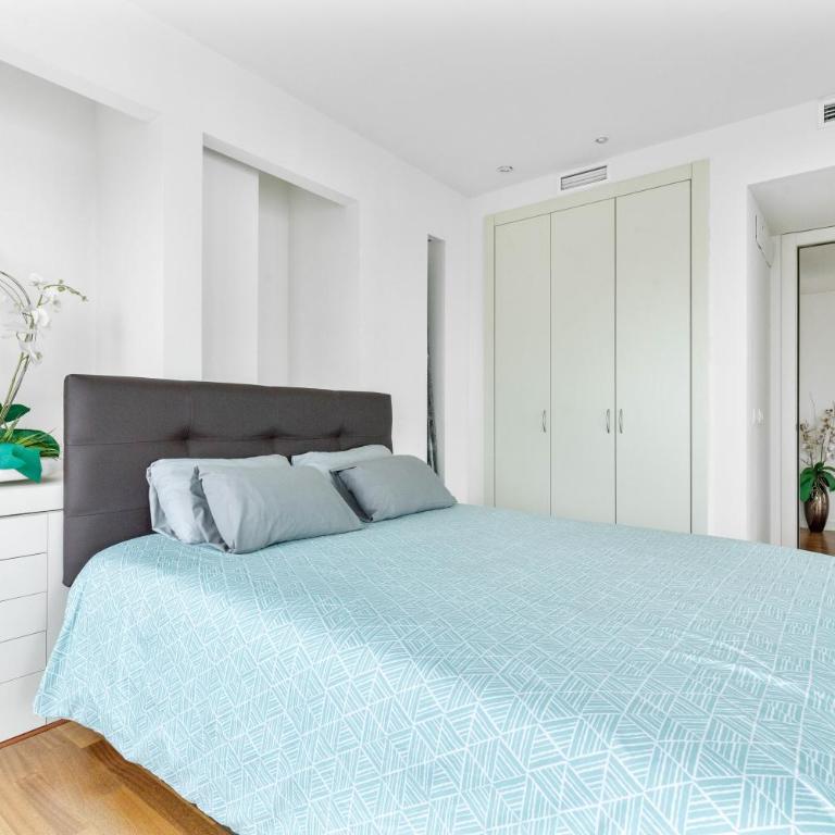 Penthouse With The Best Views! - Three-Bedroom Apartment - 27