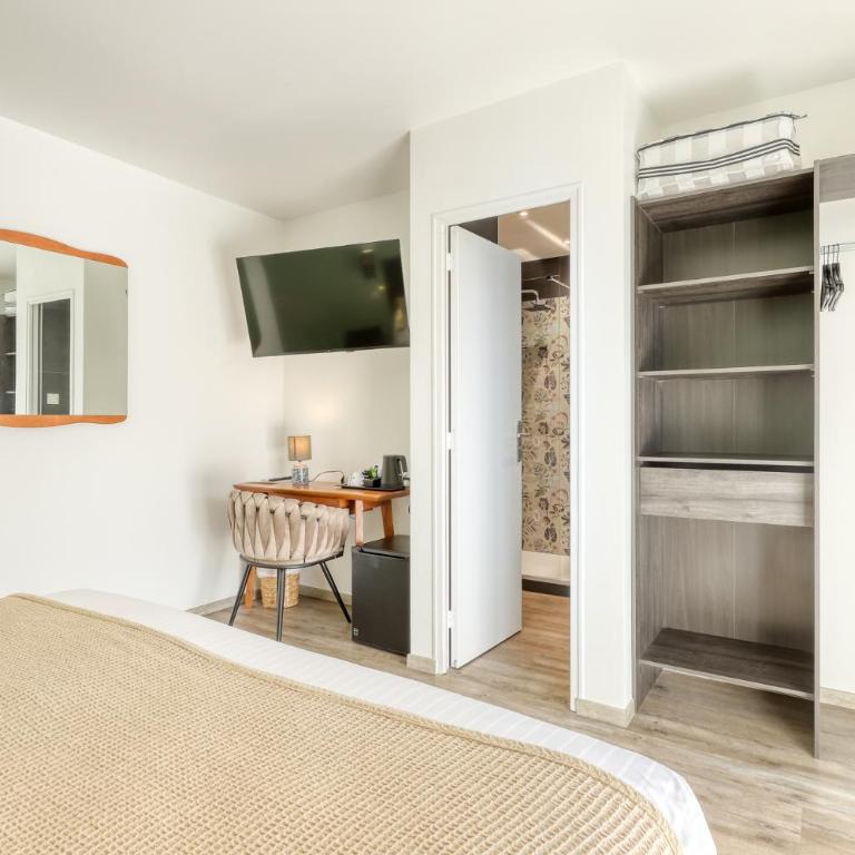 Anglade Hotel - Chambre Supérieure avec Balcon - Vue Partielle sur Mer - 5
