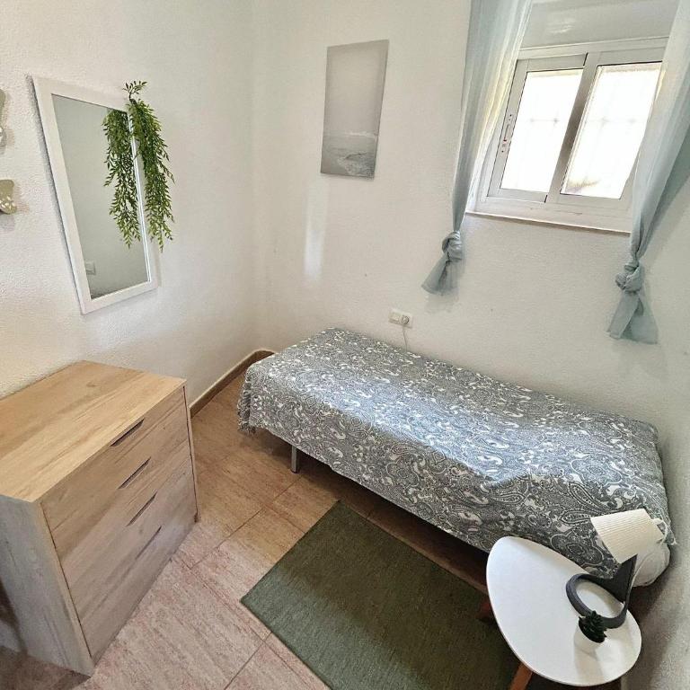 Apartment Sleeps 4 with Patio - Apartamento - 17