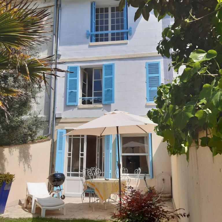Maison 5 chambres, jardinet, accès plage - Maison 5 Chambres - 1