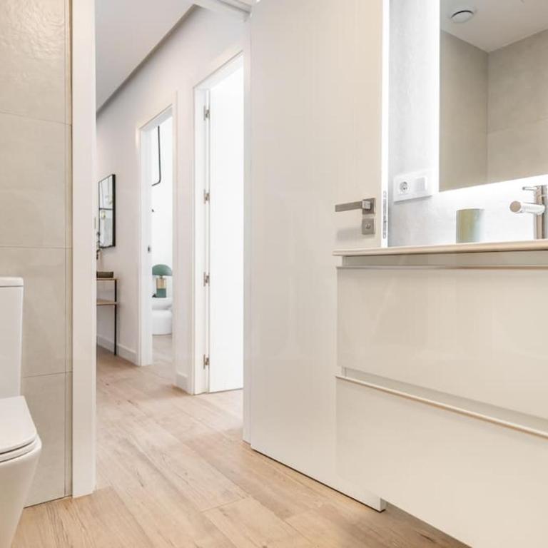 Delightful and bright apartment in center by REMS - Apartamento de 2 dormitorios - 26