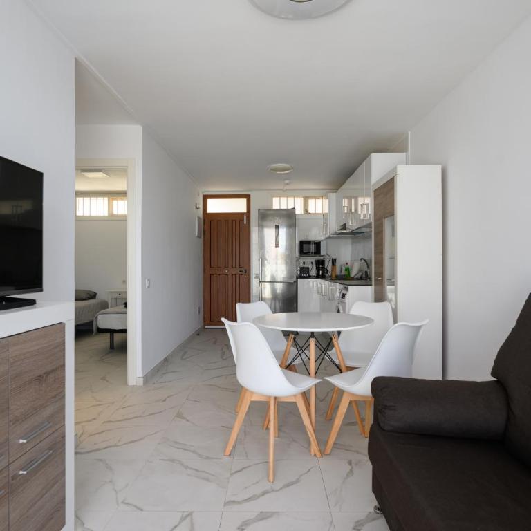 Sol y Playa IIII - Apartamento de 2 dormitorios con balcón - 3