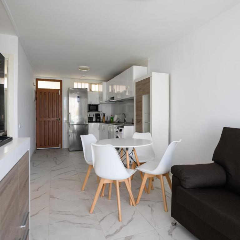 Sol y Playa IIII - Apartamento de 2 dormitorios con balcón - 6