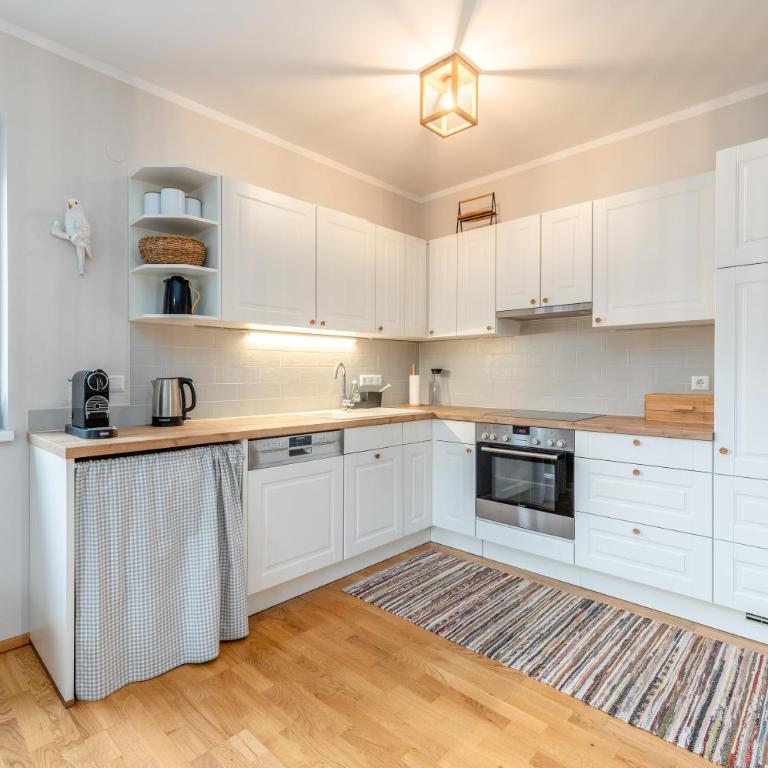 Highland Moments Apartment - by myNests - Two-Bedroom Apartment - 21