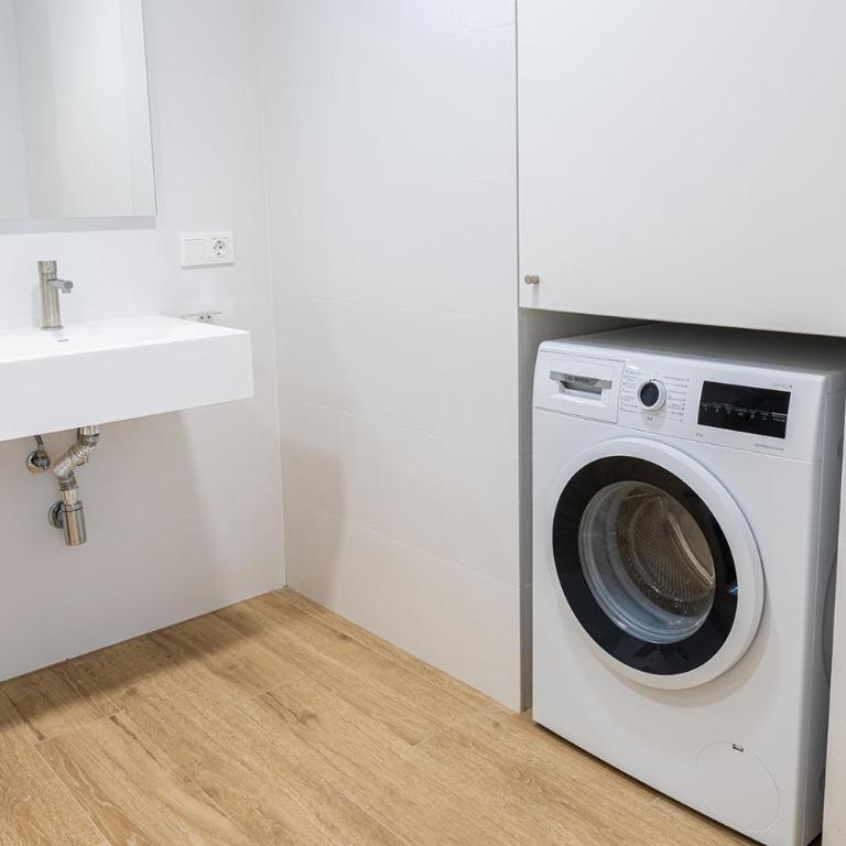 Main Lofts Valencia - One-Bedroom Apartment - 15