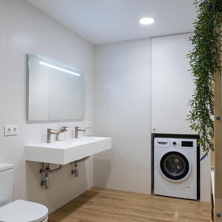 Main Lofts Valencia - One-Bedroom Apartment - 24