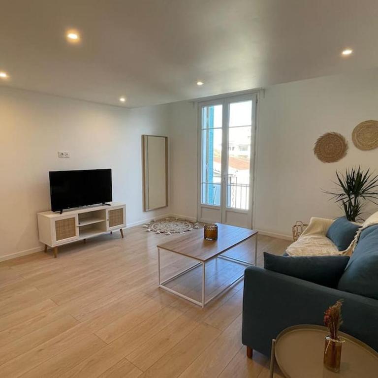 Appartement à 2 pas de la mer et Parking privé - Appartement 1 Chambre - Vue sur Jardin - 2