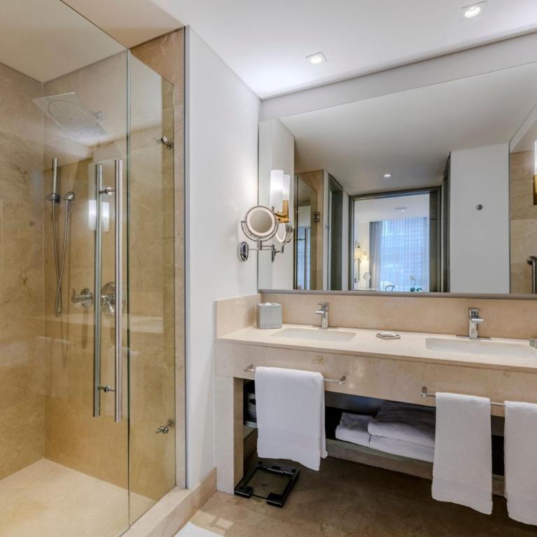 Cali Marriott Hotel - Suite Presidencial con acceso al servicio de conserjería y 1 cama extragrande - 10