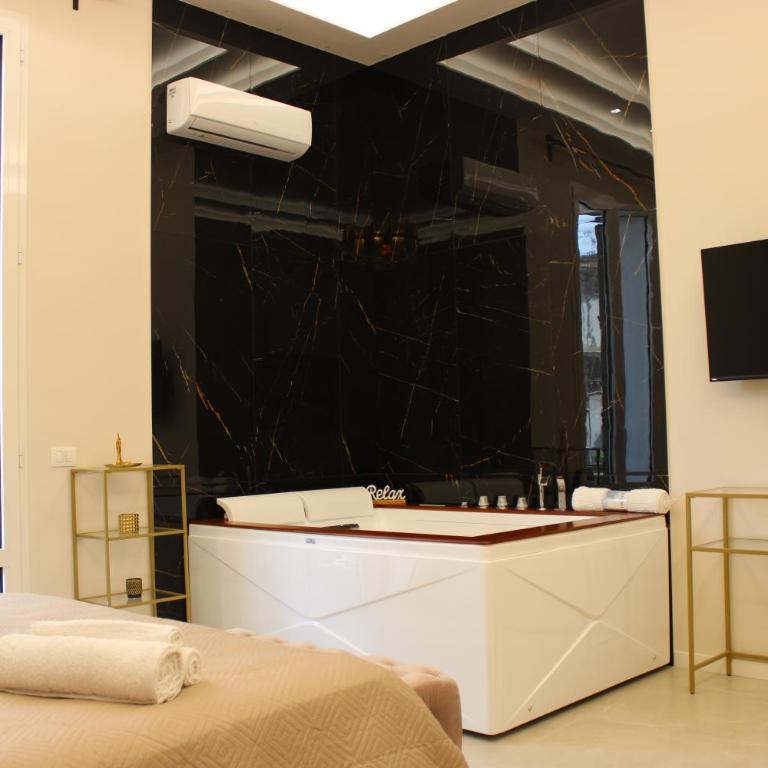 InCentro Elegant Rooms - Camera Matrimoniale con Vasca Idromassaggio - 30