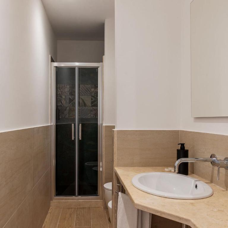 JOIVY Cavour 238 - Appartamento con 3 Camere da Letto - 21