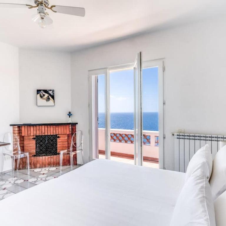 Villa Dafne Gulf Views Pool and Guest Services by Feeling Italy - Villa - 8