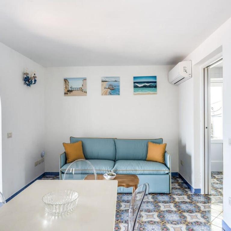 Villa Dafne Gulf Views Pool and Guest Services by Feeling Italy - Villa - 35