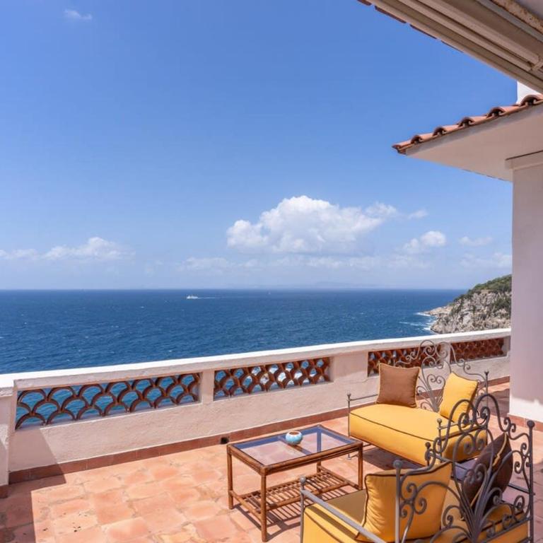Villa Dafne Gulf Views Pool and Guest Services by Feeling Italy - Villa - 16