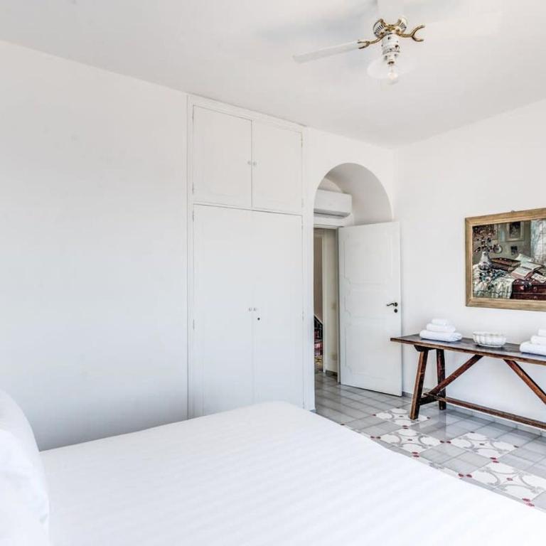 Villa Dafne Gulf Views Pool and Guest Services by Feeling Italy - Villa - 11