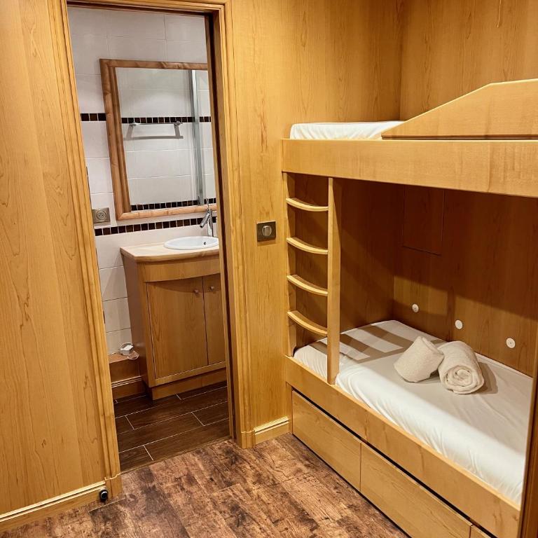 Apt 8p, ski-in, ski-out, parking - Appartement - 5