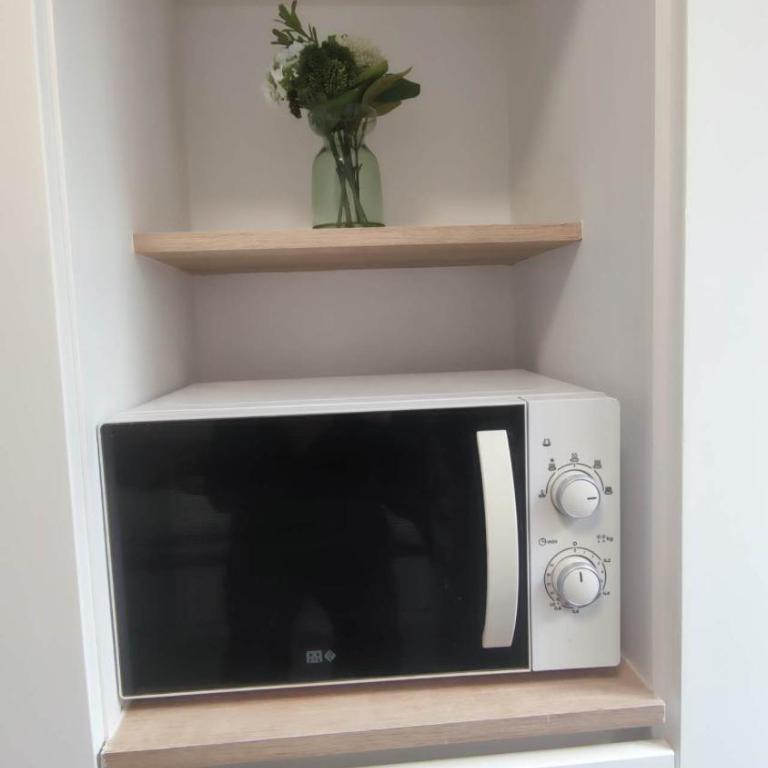 Charming Studio near Châtelet Saint Sauveur - One-Bedroom Apartment - 4
