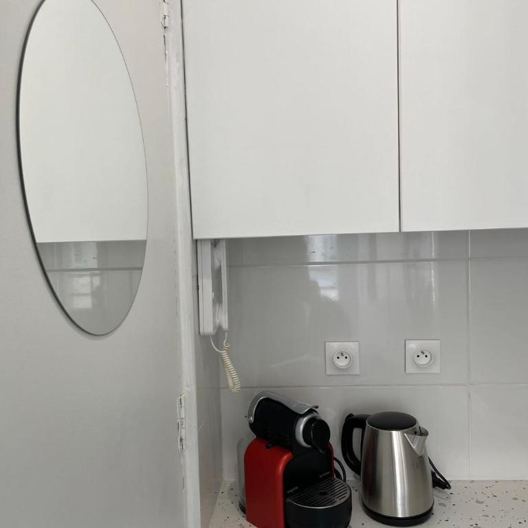 Charming Studio near Châtelet Saint Sauveur - One-Bedroom Apartment - 8