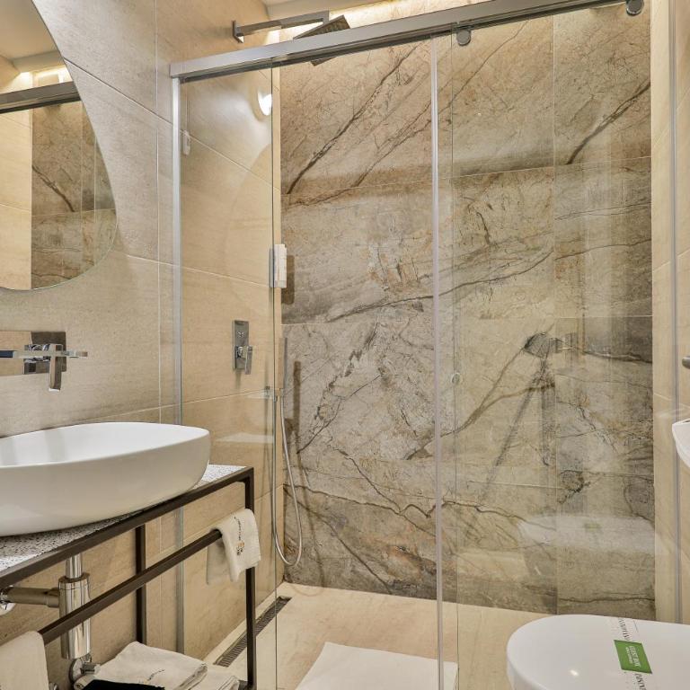 Hotel Botanica - Deluks Dvokrevetna Soba sa Bračnim Krevetom - 3