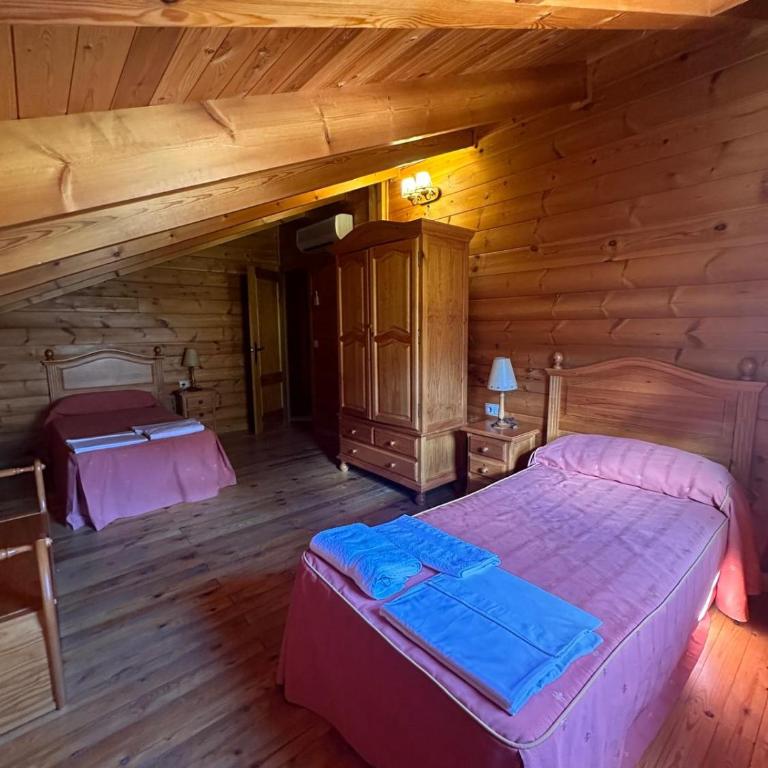 CASA DE MADERA ZUMACAR VI - Three-Bedroom House - 12