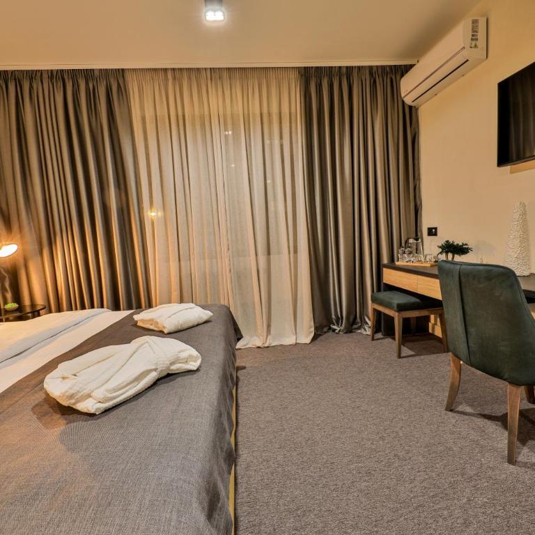 Hotel Botanica - Superior Dvokrevetna Soba sa Bračnim Krevetom / Zasebnim Krevetima - Aneks Zgrada - 1