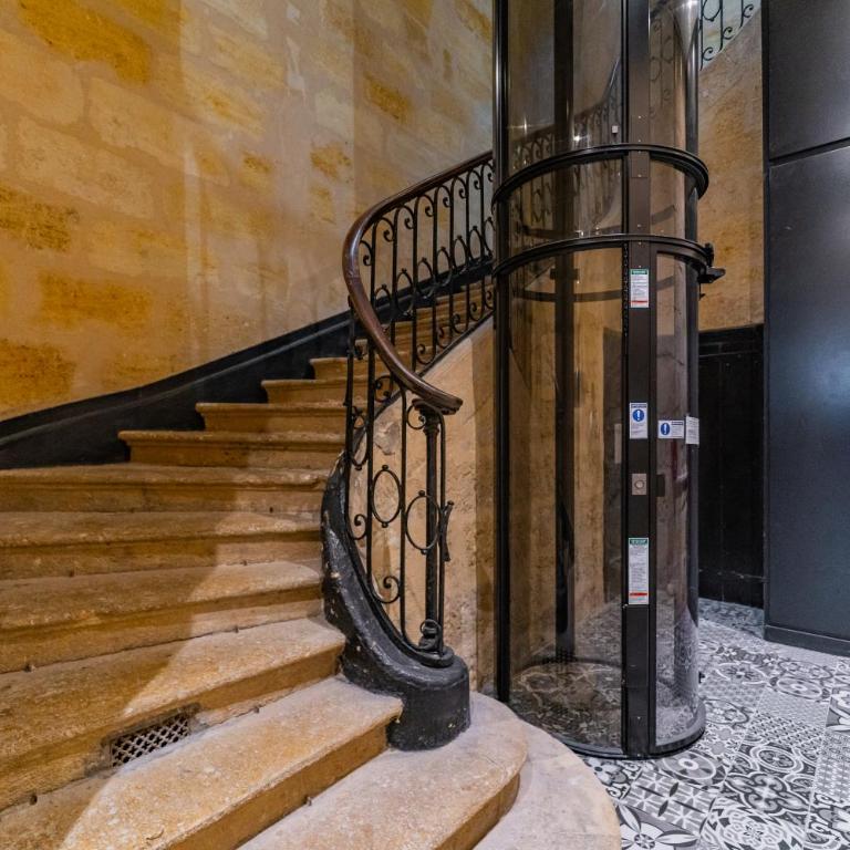Magnifique Appartement avec climatisation en Hyper Centre de Bordeaux - One-Bedroom Apartment - 2