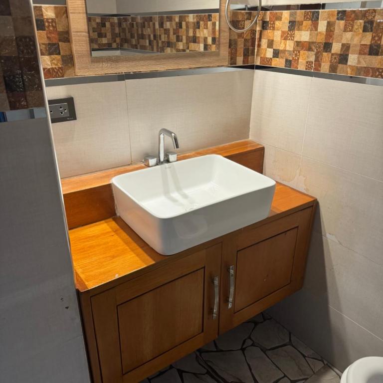 Hotel Los Inkas - Family Room - 9