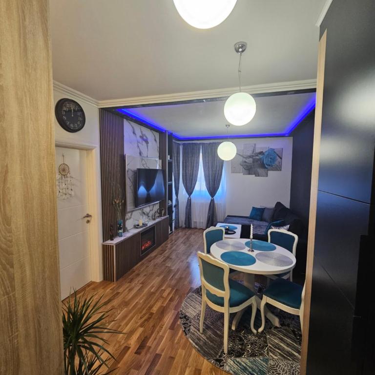 Parlament- Jahorina-Pale - Classic One-Bedroom Apartment with King Bed - 1