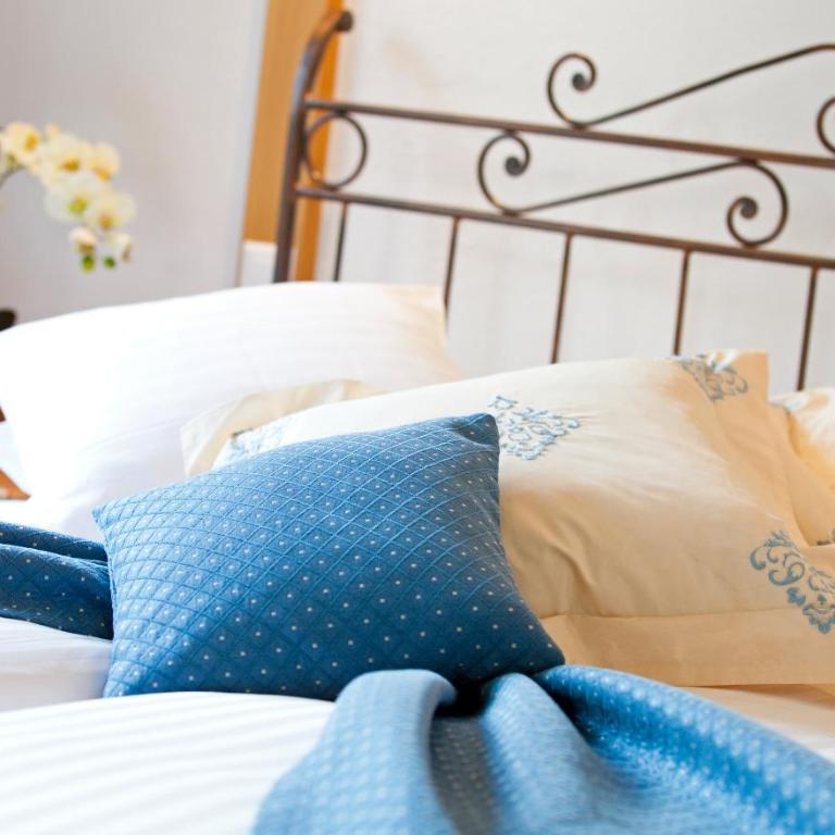 Derby Swiss Quality Hotel - Doppelzimmer Comfort Plus mit Sitzecke und Balkon - 5