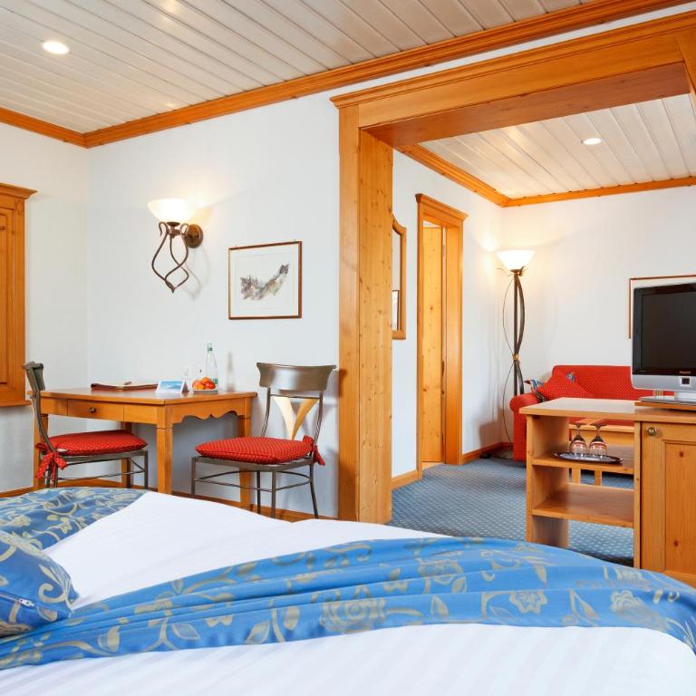 Derby Swiss Quality Hotel - Doppelzimmer Comfort Plus mit Sitzecke und Balkon - 3