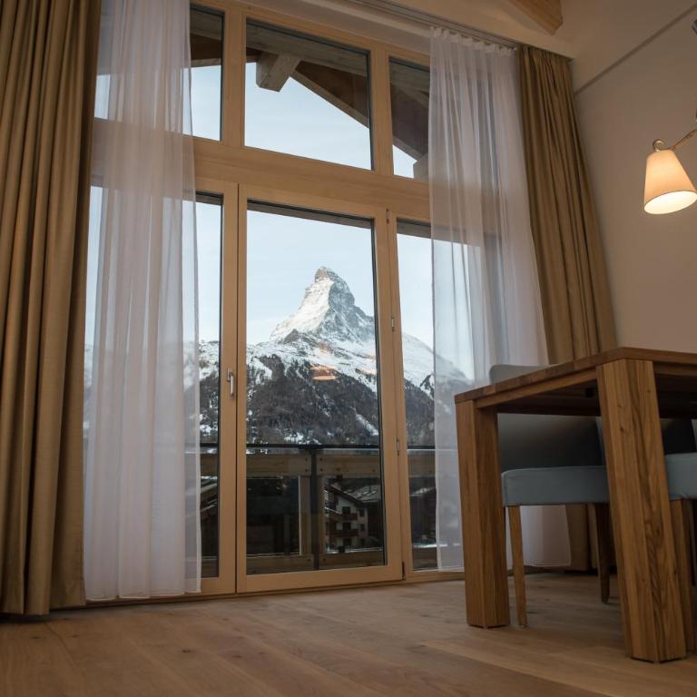 Suitenhotel Panorama Ski Lodge - Deluxe Apartment mit 2 Schlafzimmern und Balkon mit Aussicht auf das Matterhorn - 5