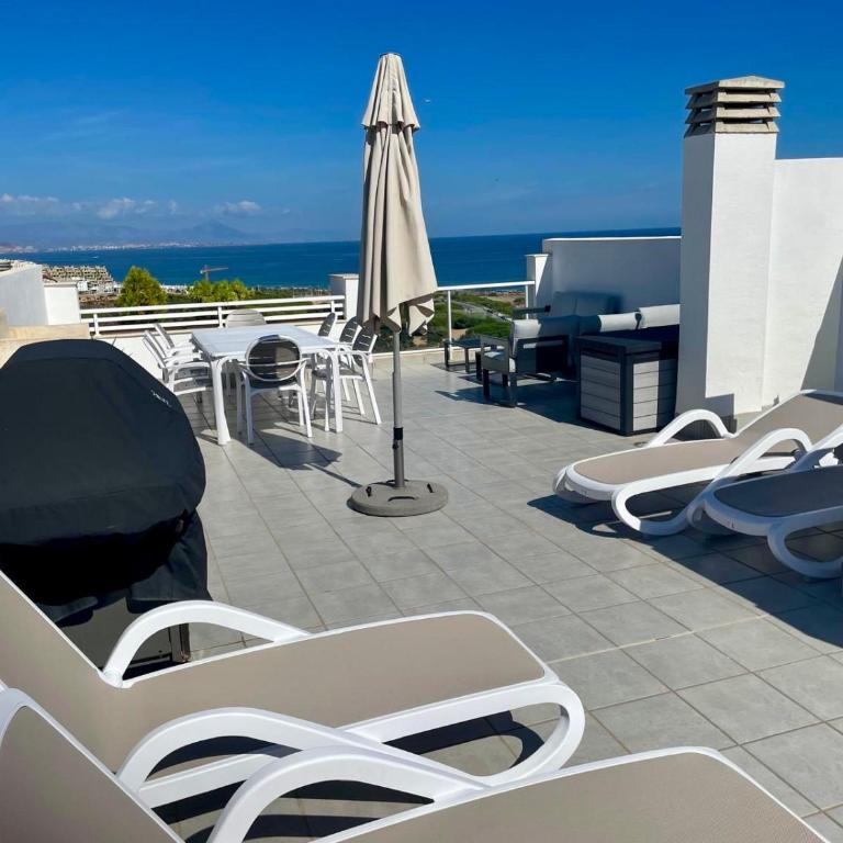 Nova Beach Paradise Apartment - Two-Bedroom Deluxe Apartment with Ocean View - 11