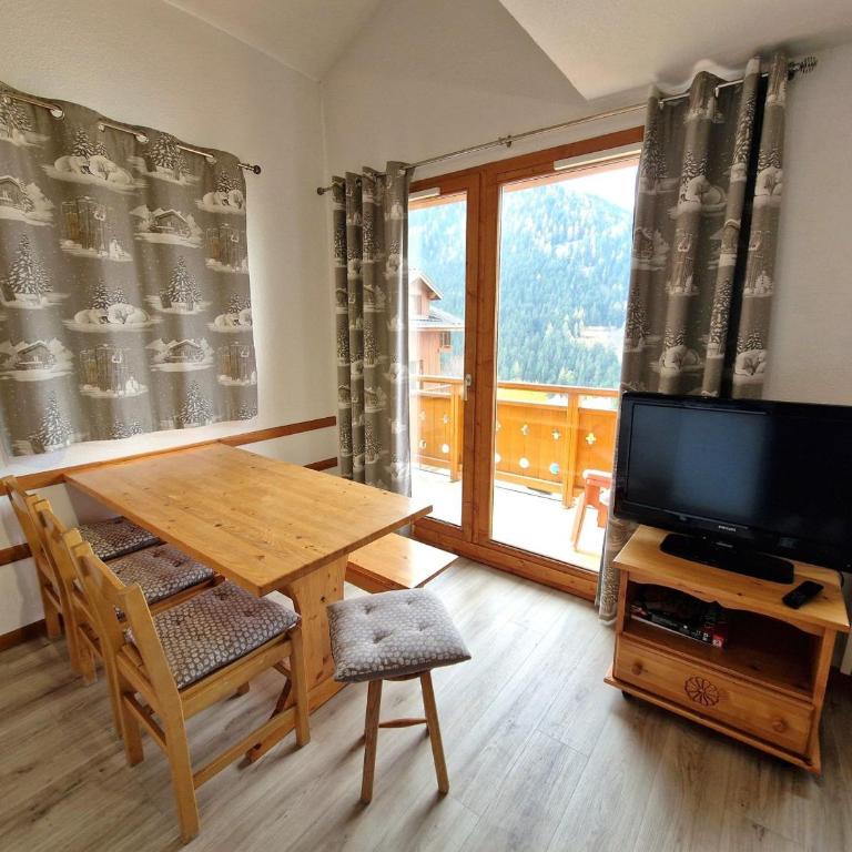 Trois pièces cosy pour 6 pers, balcon sud-ouest, 50m des pistes - FR-1-265-259 - Apartment (6 Erwachsene) - 2