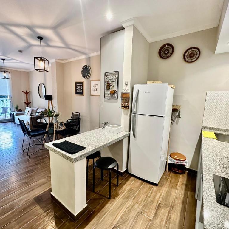 Best in Camba Cua, A metros de la costanera y del centro de la ciudad, ubicacion inmejorable, cerca de la playa, dpto moderno, completamente equipado, con balcon, con todo lo necesario para una estadia comoda y placentera - Apartamento de 1 dormitorio - 4